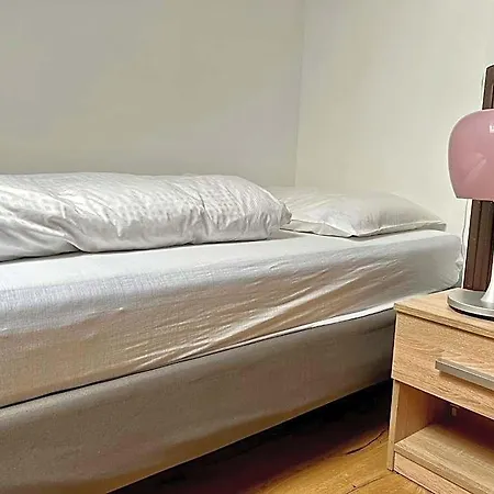 가르니 뢰머호프 호텔 3*